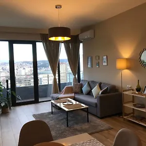 Ameri Plaza شقة